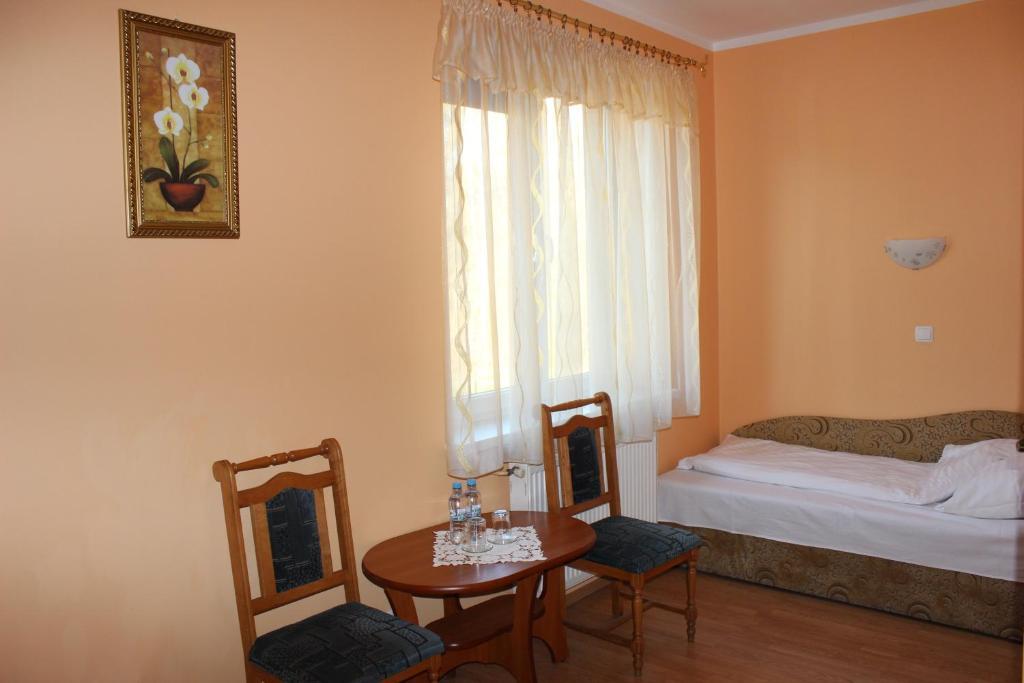 Hotel Czardasz Września Habitación foto